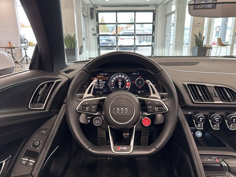 Used 2022 Audi R8 V10 w/ Premium Package image 25