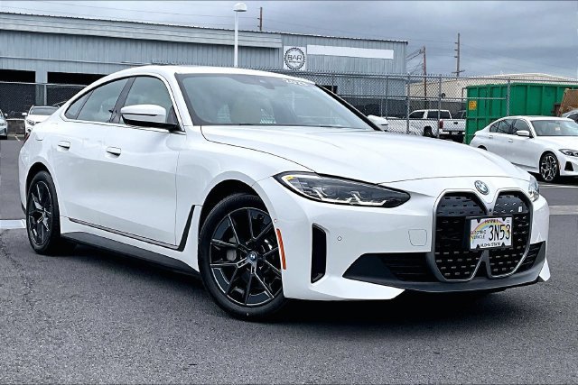 Used 2023 BMW i4 eDrive40 w/ Parking Assistance Package RWD image 11