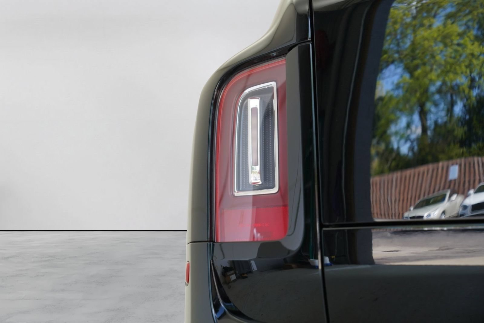 Certified 2020 Rolls-Royce Cullinan AWD/4WD image 51