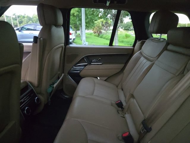 Used 2023 Land Rover Range Rover SE AWD/4WD image 8