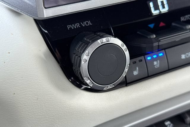 Used 2025 Toyota Tundra Capstone AWD/4WD image 31