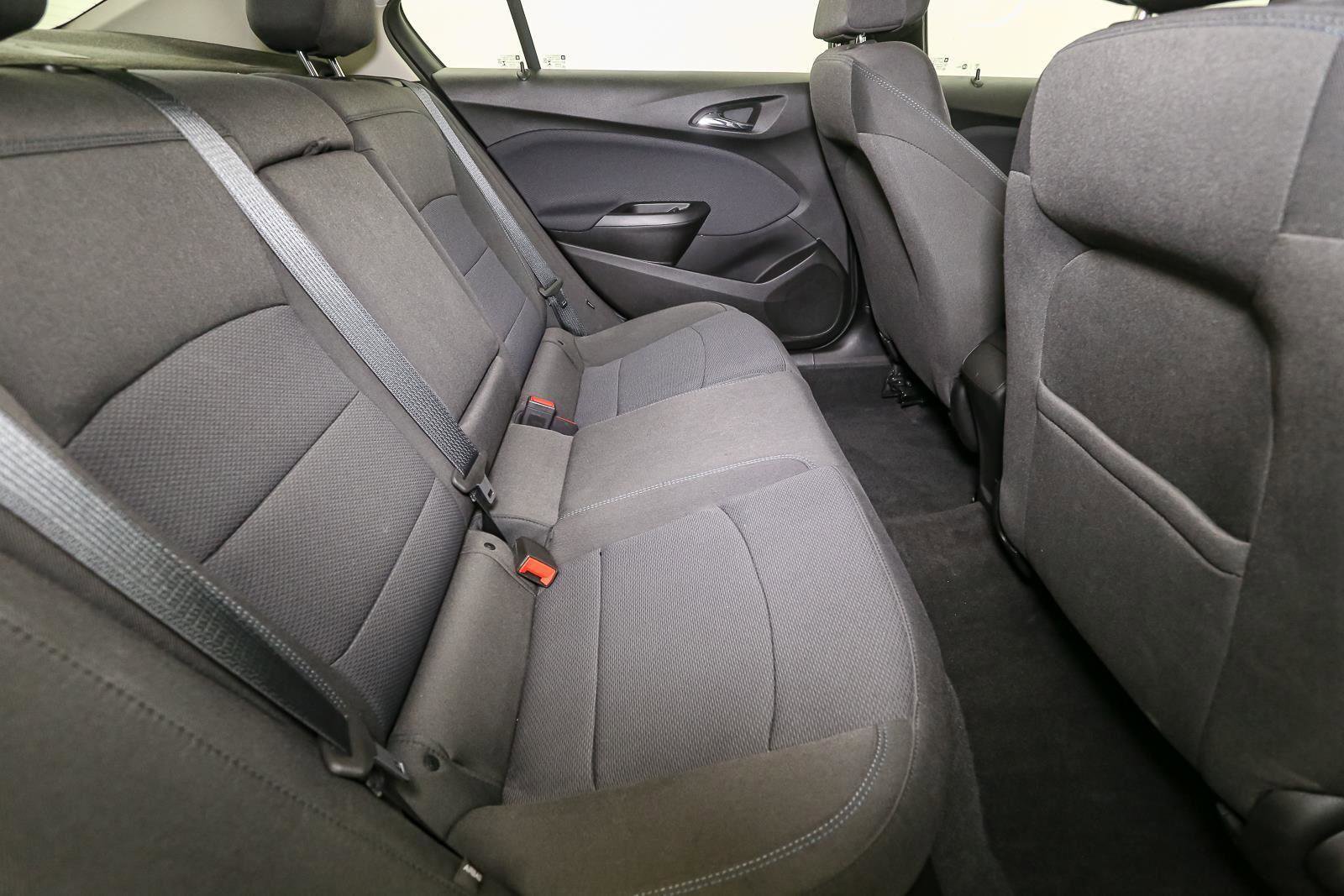 Used 2018 Chevrolet Cruze LT image 20