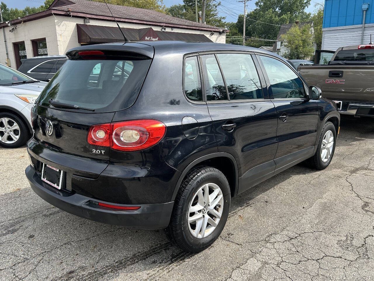 Used 2011 Volkswagen Tiguan S FWD image 11