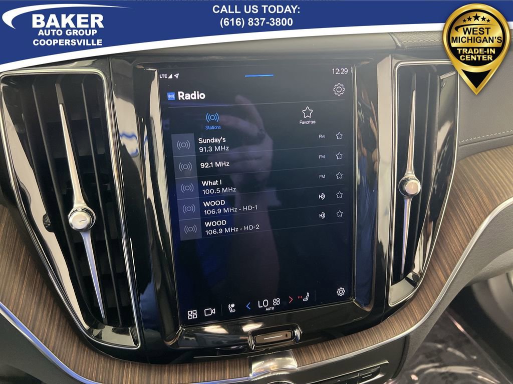 Used 2023 Volvo XC60 B6 Ultimate image 13