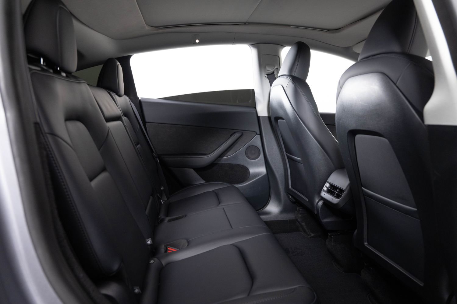 Used 2025 Tesla Model Y Long Range image 23