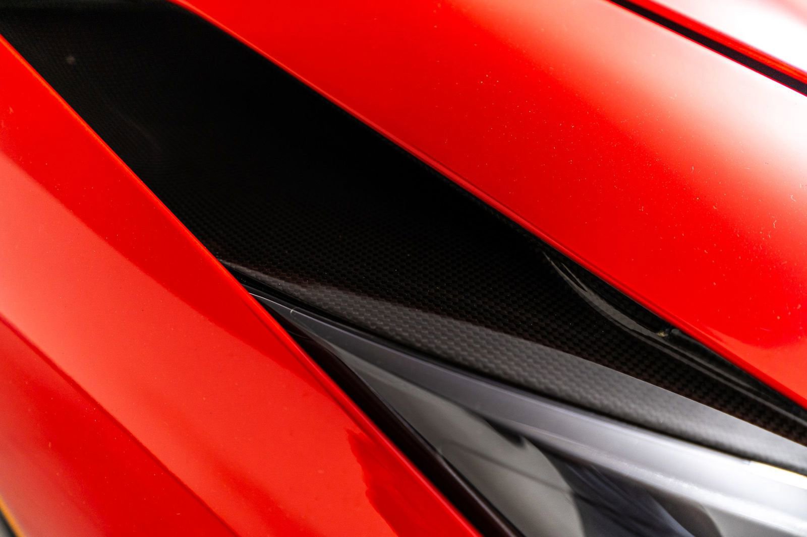 Certified 2021 Ferrari F8 Tributo Base image 40