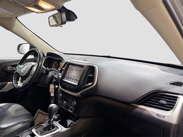 Used 2018 Jeep Cherokee Trailhawk w/ Cold Weather Group image 30