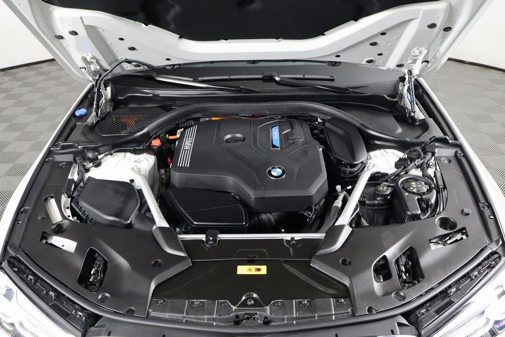 Used 2023 BMW 530e xDrive w/ M Sport Package image 15