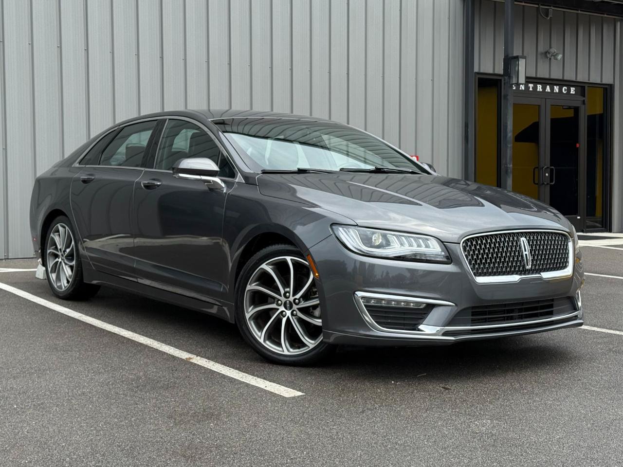 Used 2018 Lincoln MKZ Premiere w/ Magnetic Appearance Package FWD image 3