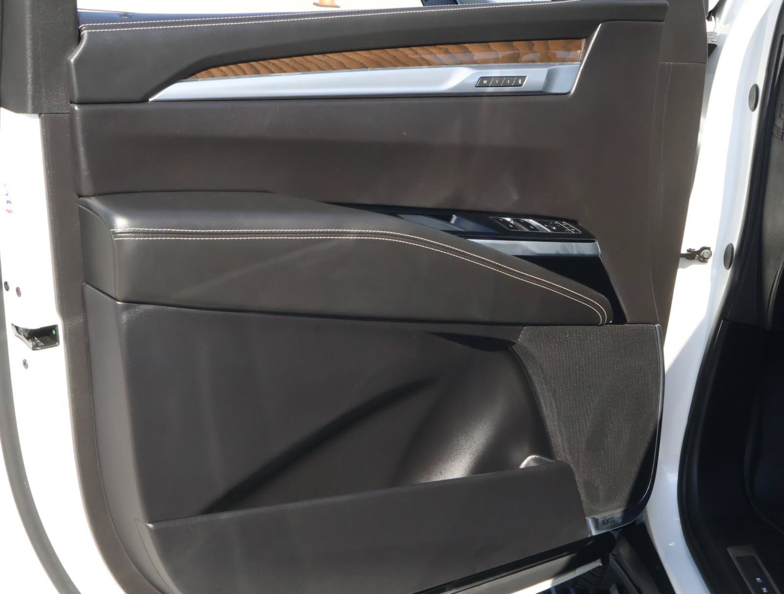 Certified 2025 Cadillac Escalade ESV Sport Platinum w/ LPO, ONYX Package AWD/4WD image 21