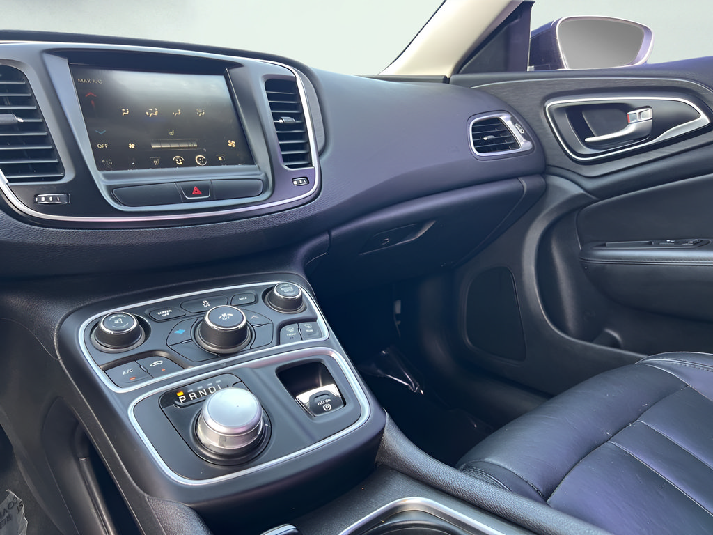 Used 2017 Chrysler 200 Limited Platinum FWD image 41