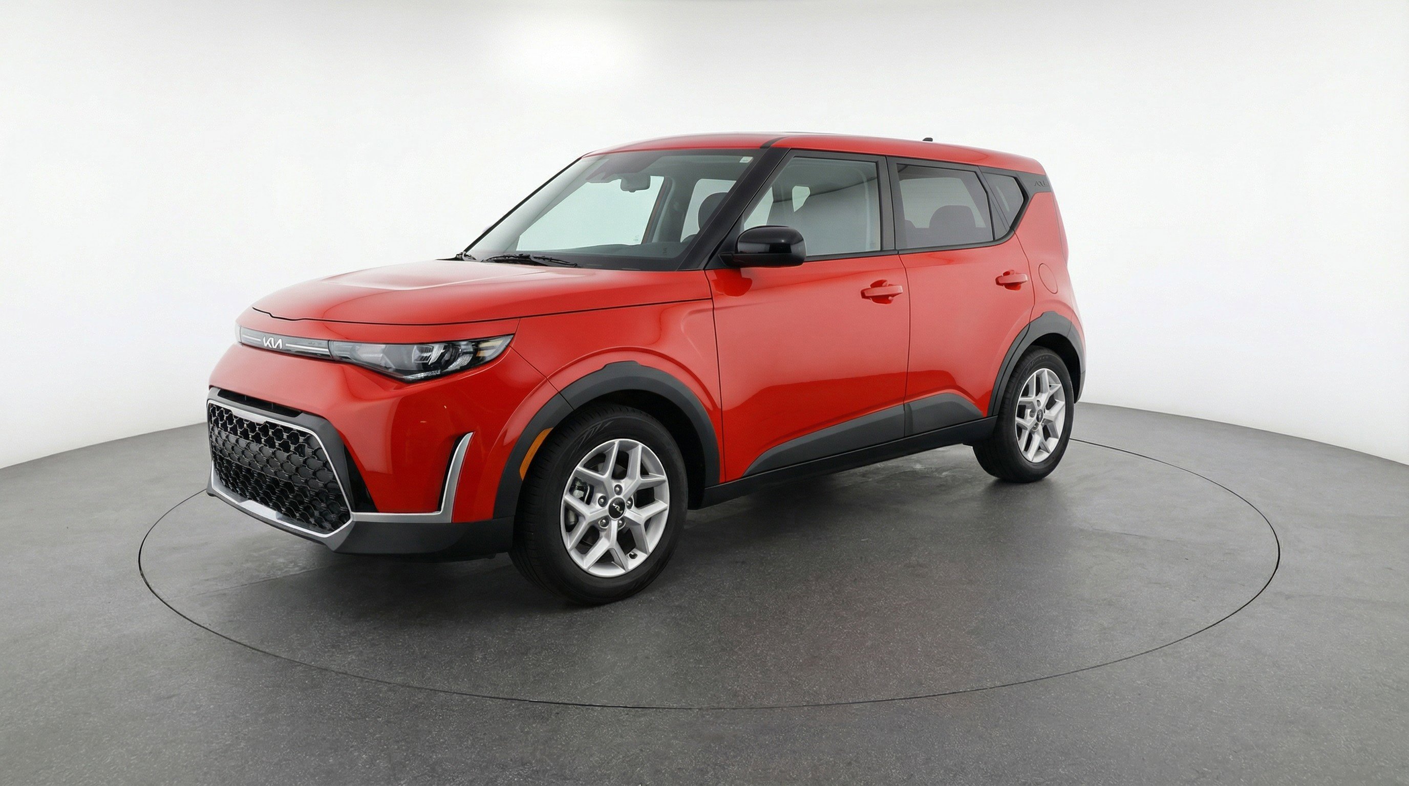 Used 2025 Kia Soul LX w/ LX Technology Package image 3