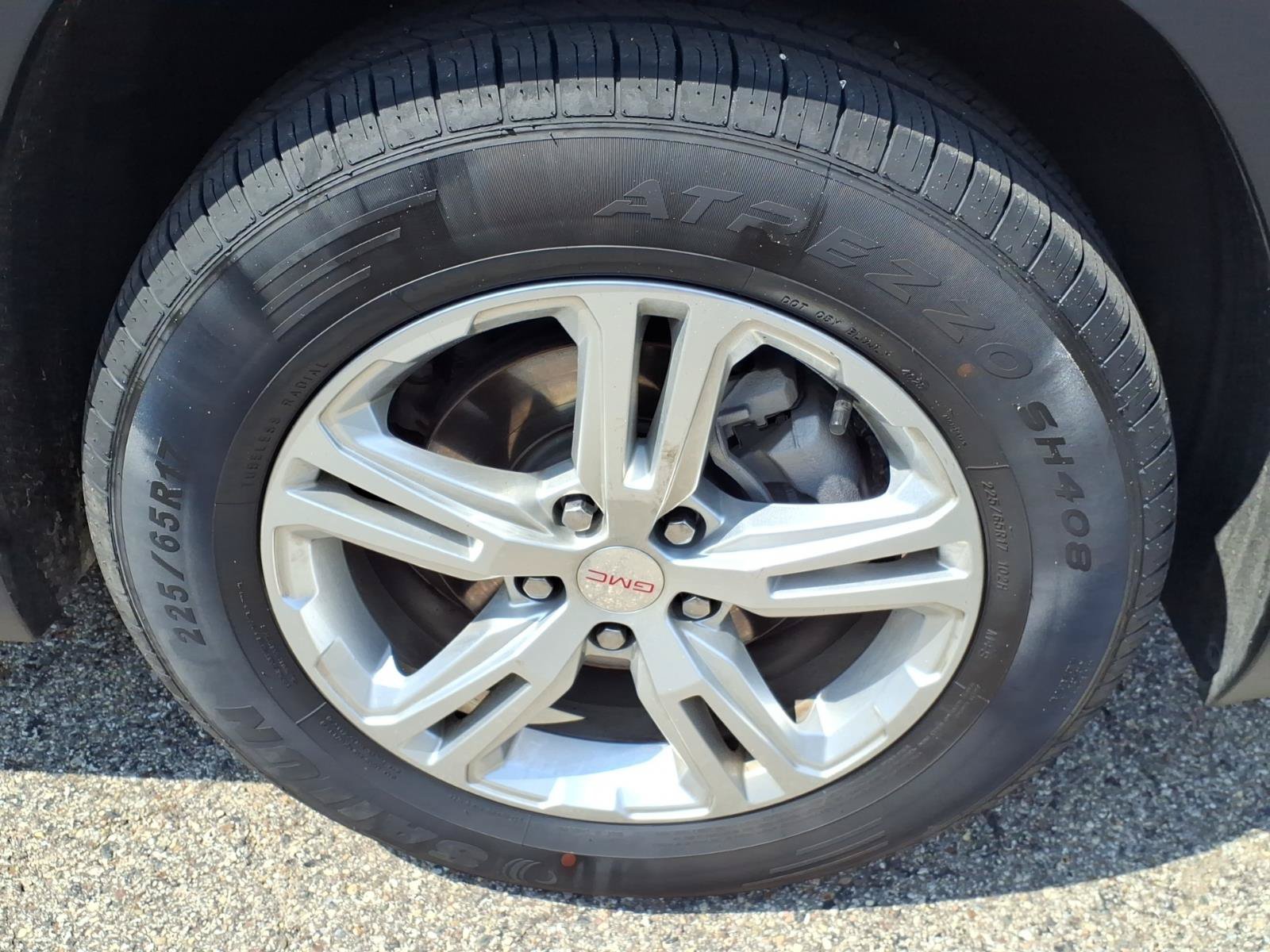 Used 2024 GMC Terrain SLE AWD/4WD image 15