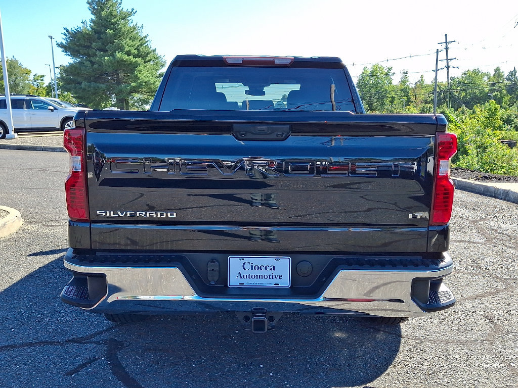 Used 2023 Chevrolet Silverado 1500 LT AWD/4WD image 8