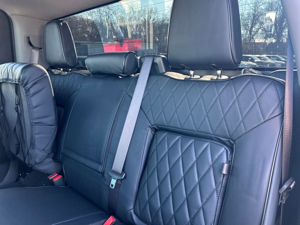 Used 2025 GMC Sierra 1500 Elevation image 28