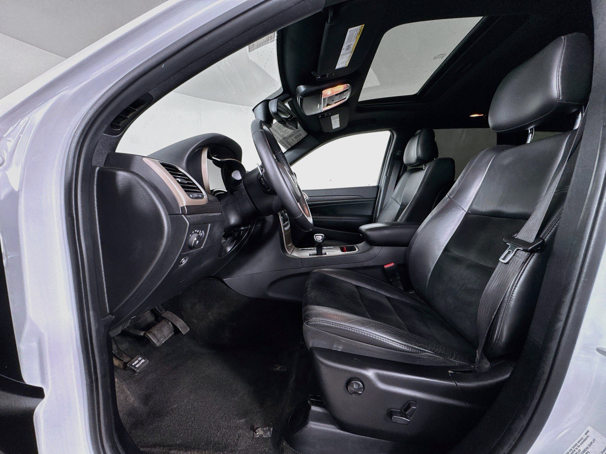 Used 2015 Jeep Grand Cherokee Altitude AWD/4WD image 21