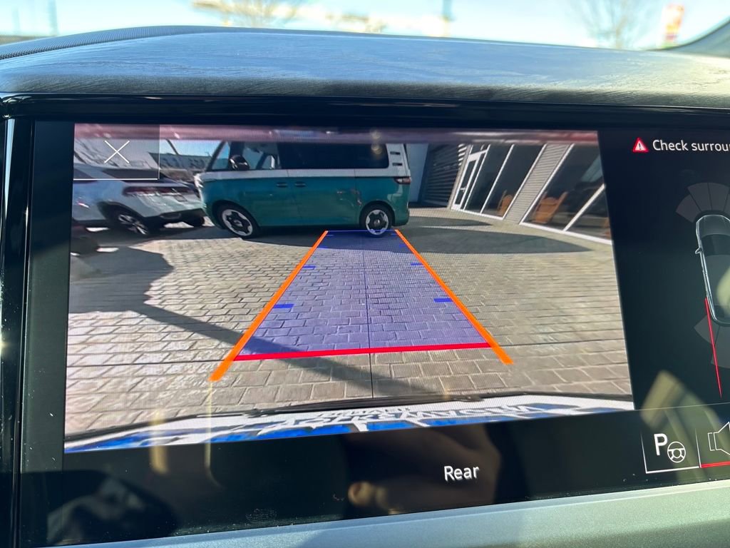 Used 2024 Audi Q4 e-tron Premium Plus image 19