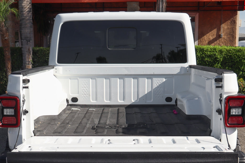 Used 2024 Jeep Gladiator Mojave AWD/4WD image 8