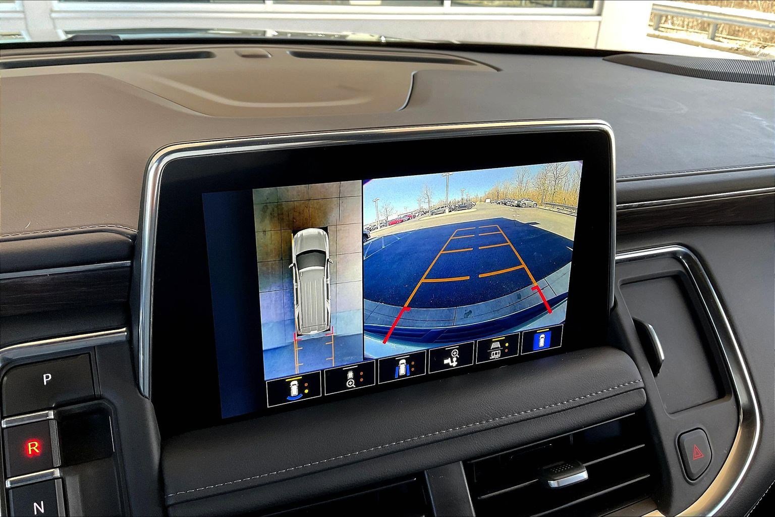 Used 2023 Chevrolet Suburban Z71 w/ Luxury Package image 15