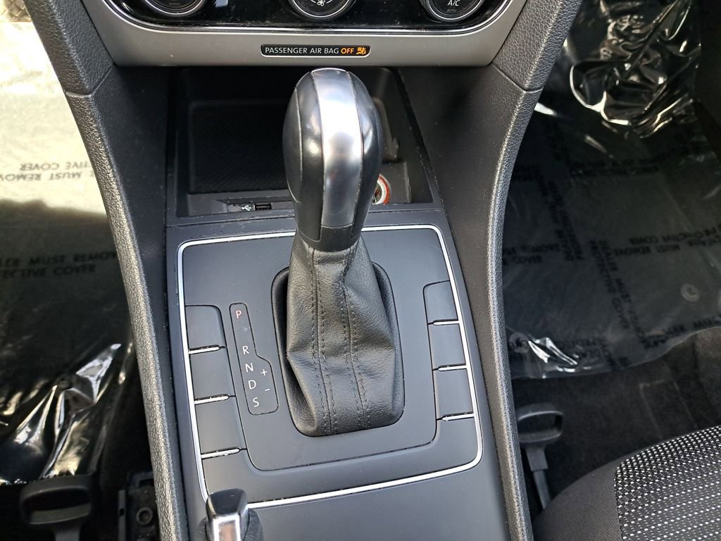 Used 2016 Volkswagen Passat 1.8T S image 23