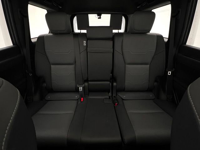 Used 2024 Lexus GX 550 w/ Cold Area Package AWD/4WD image 17