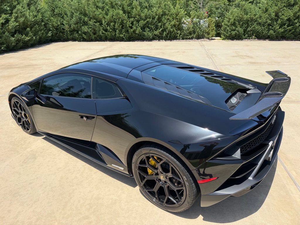 Used 2021 Lamborghini Huracan EVO RWD image 6