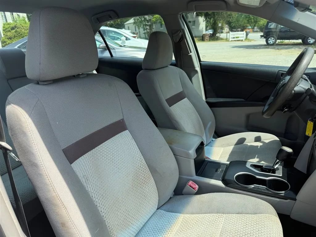 Used 2012 Toyota Camry LE FWD image 18