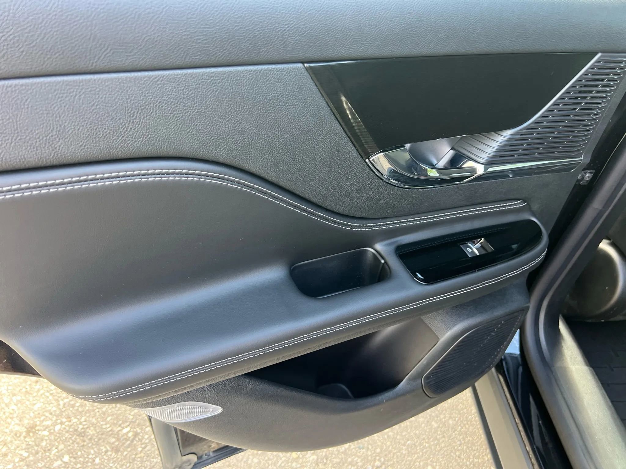 Used 2022 Lincoln Corsair AWD w/ Equipment Group 101A image 19