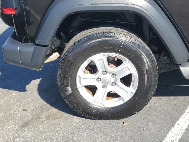 Used 2019 Jeep Wrangler Unlimited Sport S AWD/4WD image 5