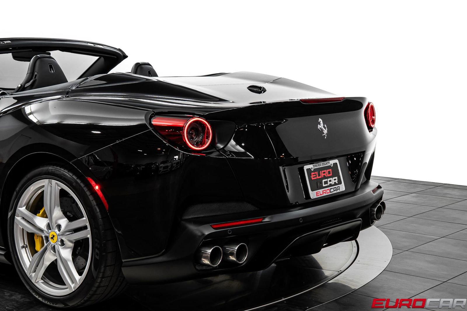 Used 2019 Ferrari Portofino RWD image 18