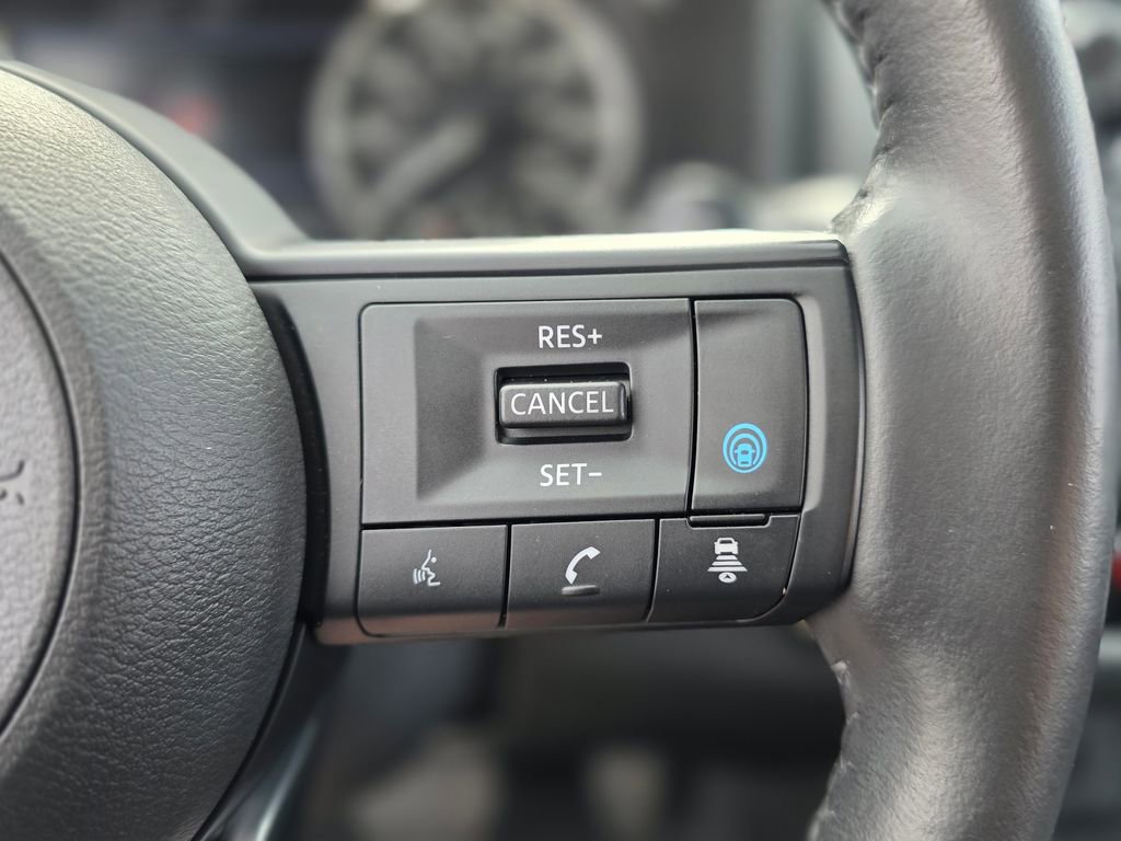Used 2024 Nissan Rogue SV w/ SV Premium Package FWD image 27