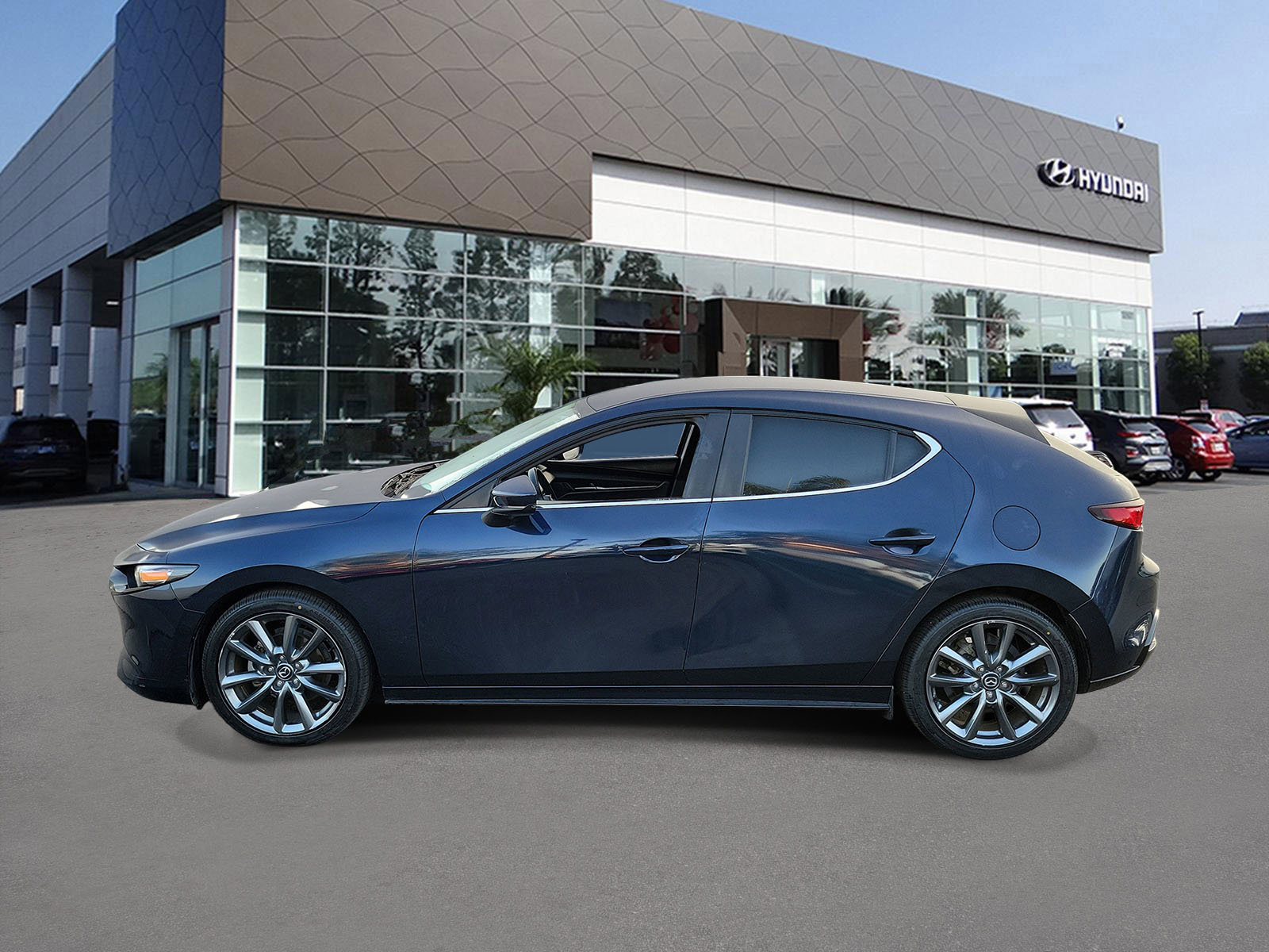 Used 2021 MAZDA MAZDA3 s image 3