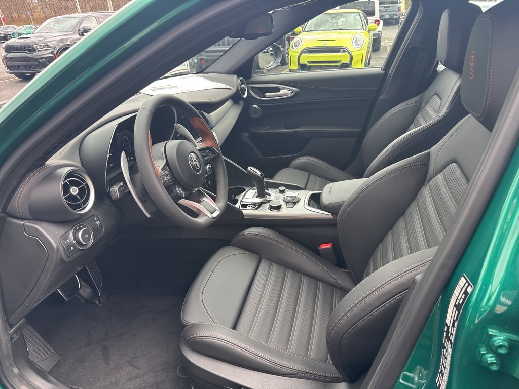 New 2025 Alfa Romeo Giulia AWD w/ Driving Assist Package image 11