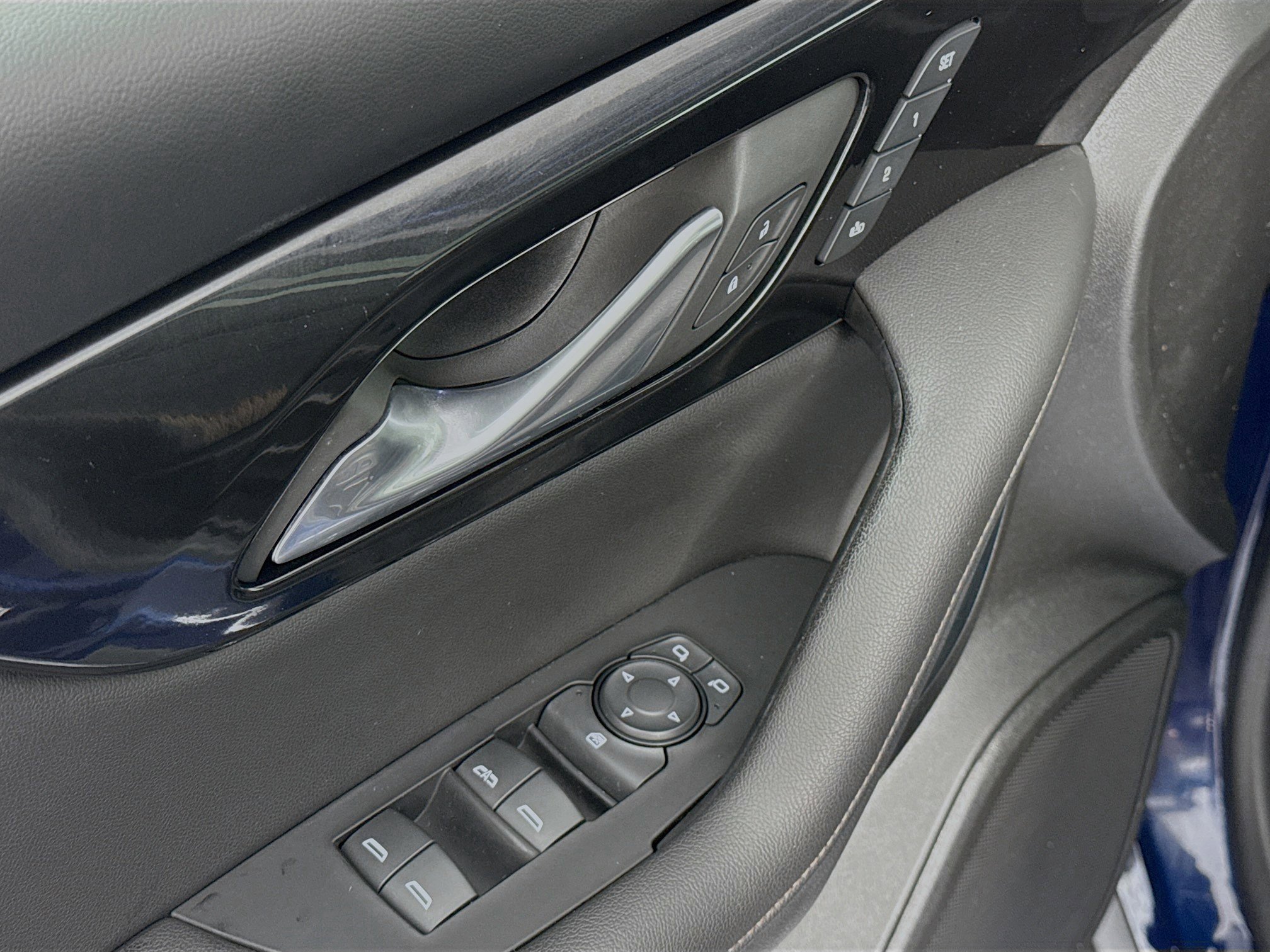 Used 2022 Chevrolet Blazer Premier w/ Enhanced Convenience Package image 18