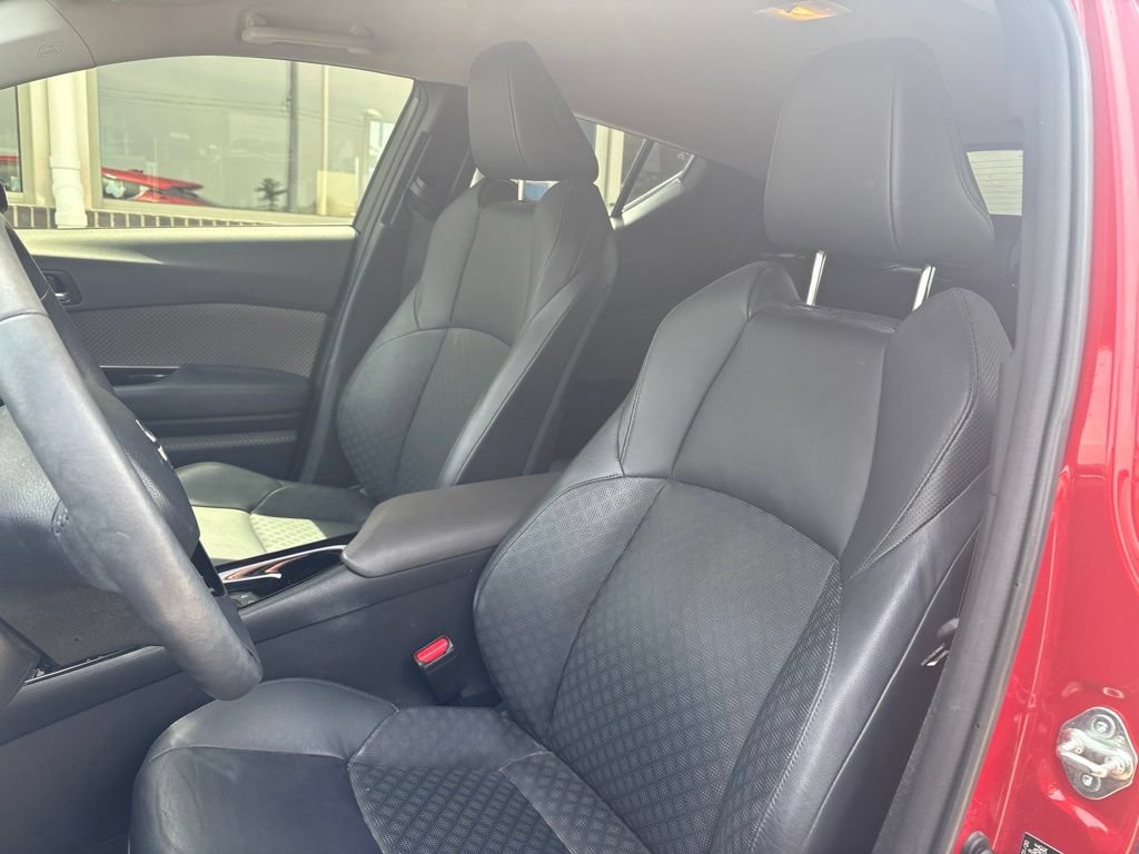 Used 2020 Toyota C-HR Limited FWD image 11