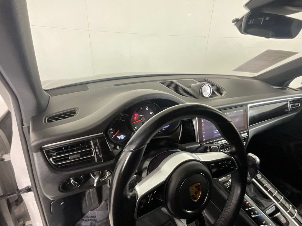 Used 2021 Porsche Macan AWD/4WD image 33