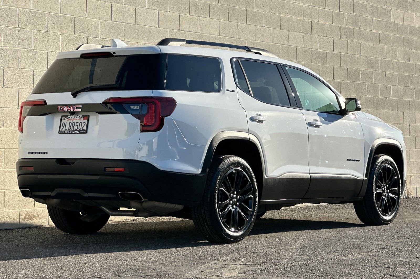 Certified 2023 GMC Acadia SLE w/ Elevation Edition image 4
