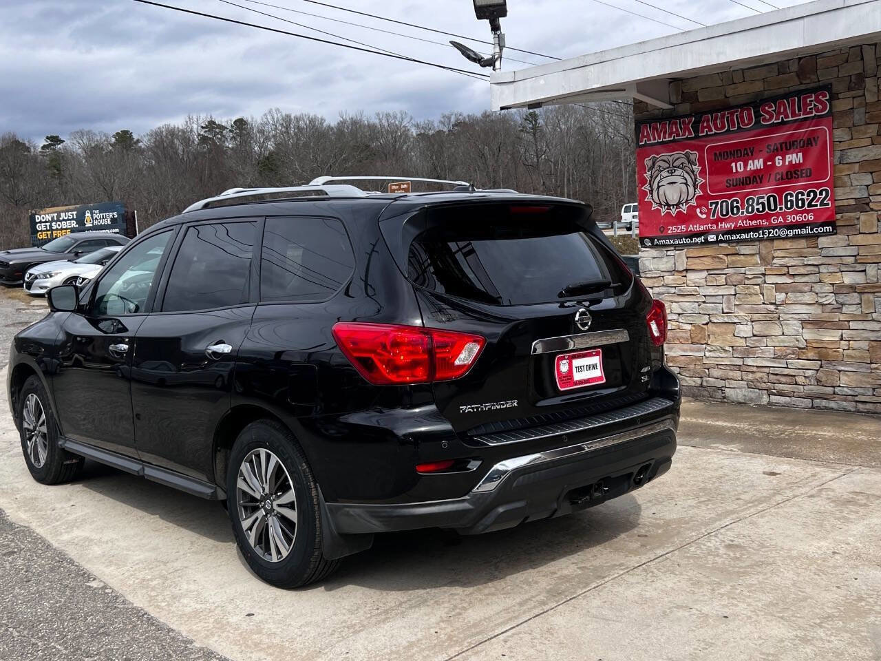 Used 2017 Nissan Pathfinder SL w/ SL Premium Package image 4