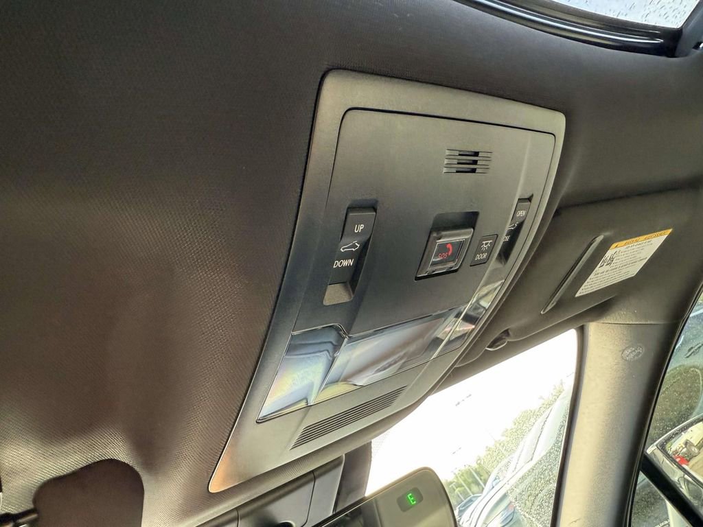 Used 2022 Lexus UX 250h w/ Premium Package image 25