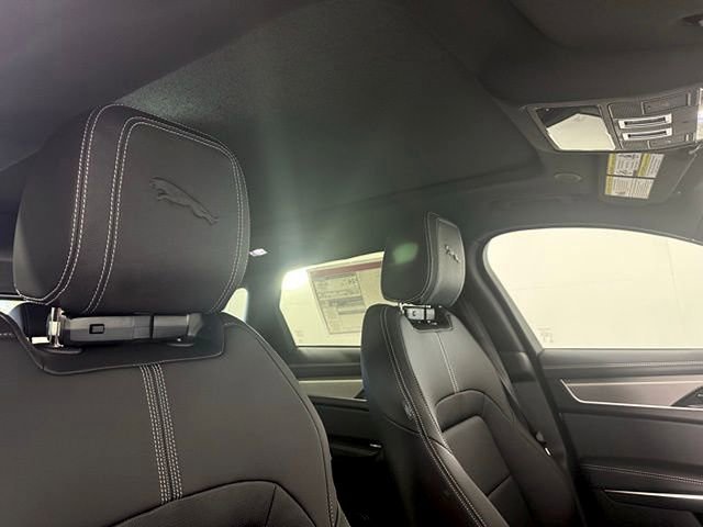 Certified 2025 Jaguar F-PACE R-Dynamic S image 35
