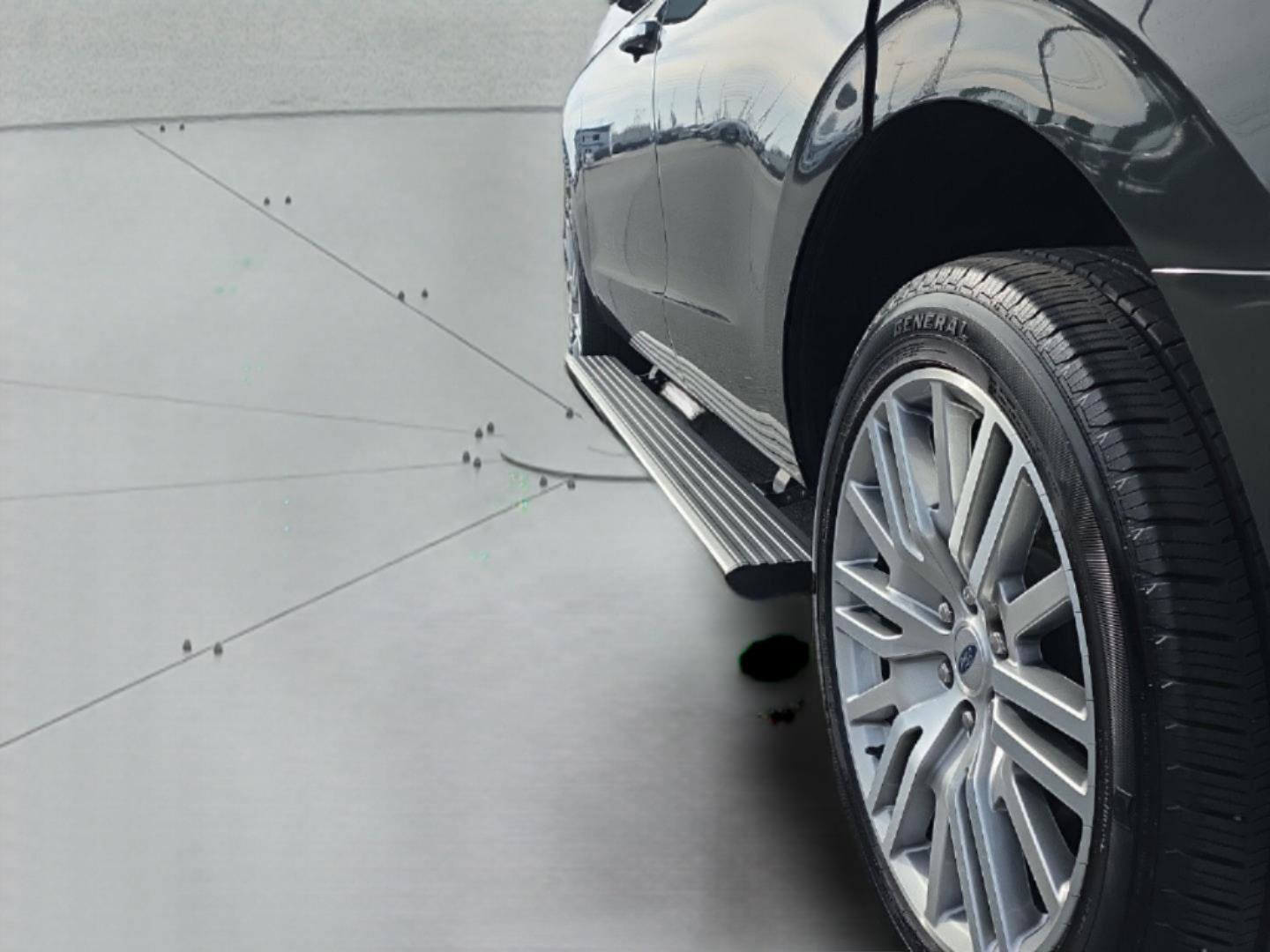 Used 2022 Ford Expedition Limited image 46