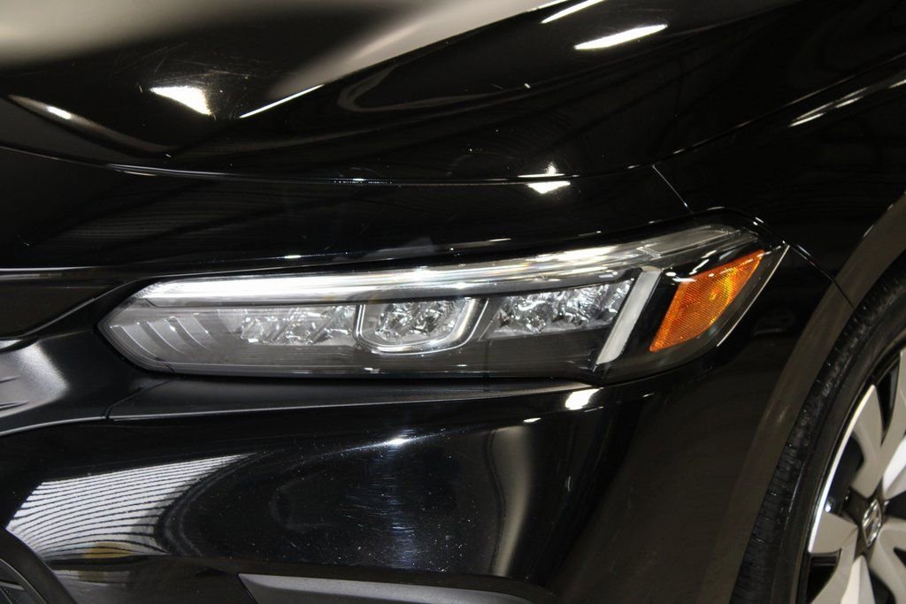 Used 2023 Honda Civic LX image 2