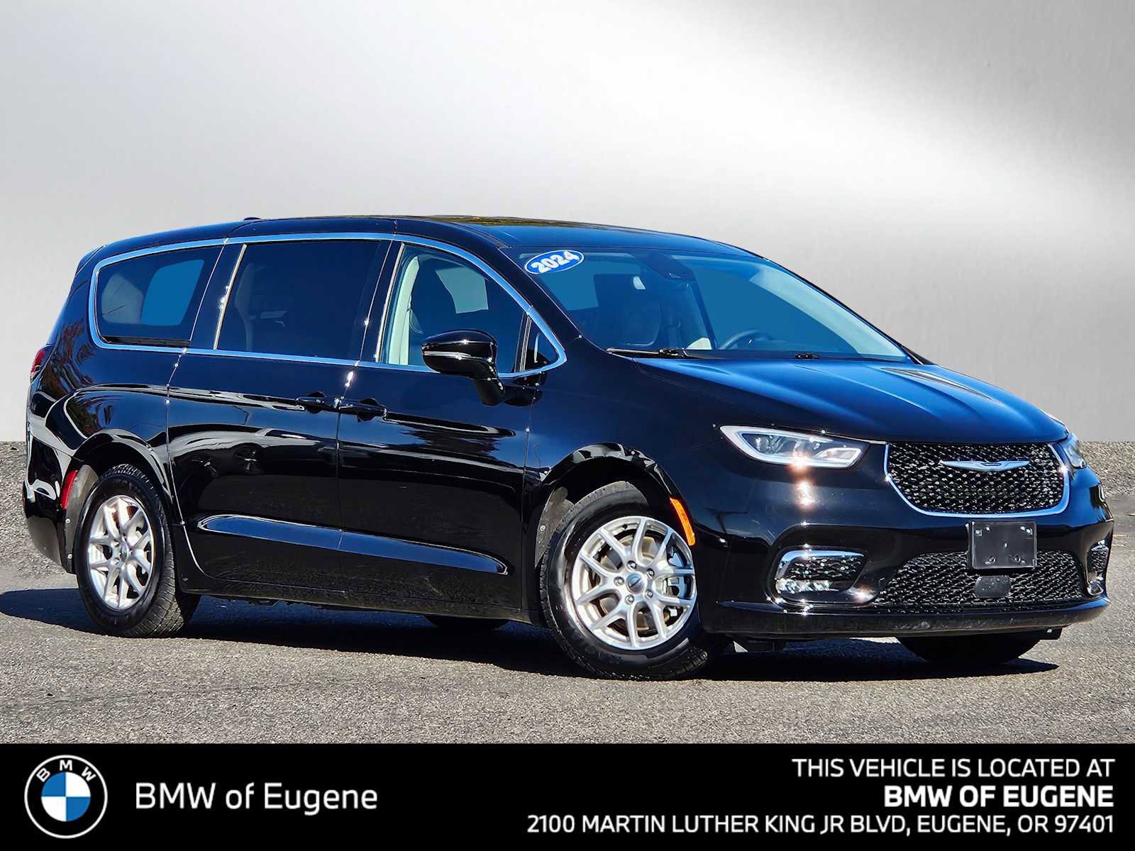 Used 2024 Chrysler Pacifica Touring-L