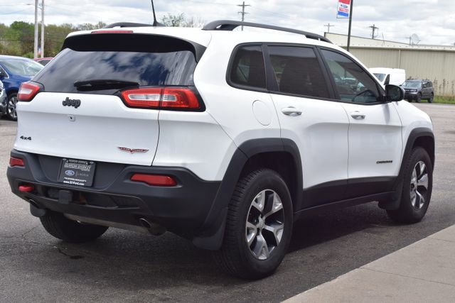 Used 2018 Jeep Cherokee Trailhawk w/ Cold Weather Group AWD/4WD image 9