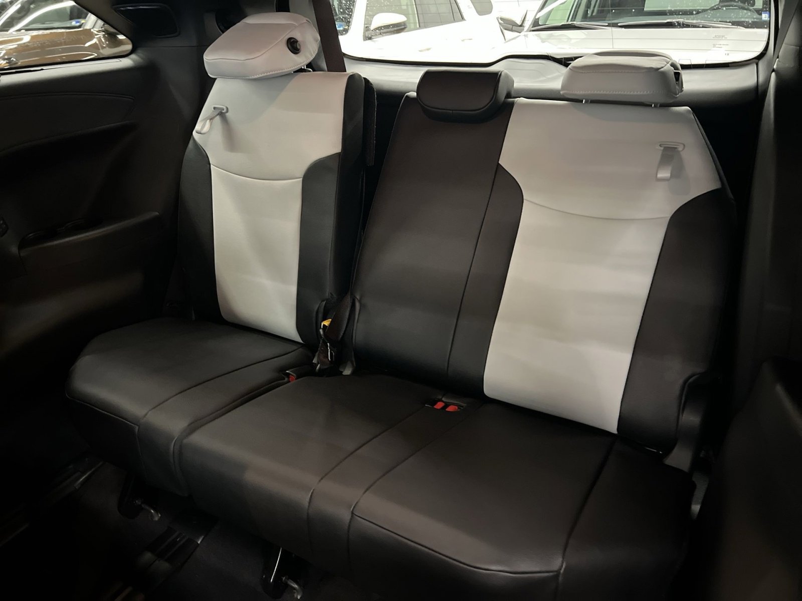 Used 2026 Toyota Sienna XSE image 21