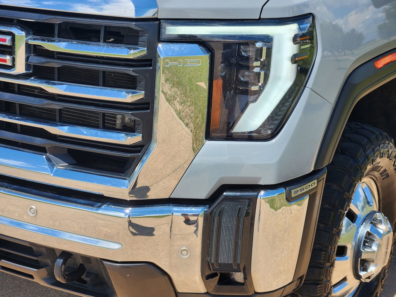 Used 2024 GMC Sierra 3500 SLT w/ Texas SLT Premium Package AWD/4WD image 9