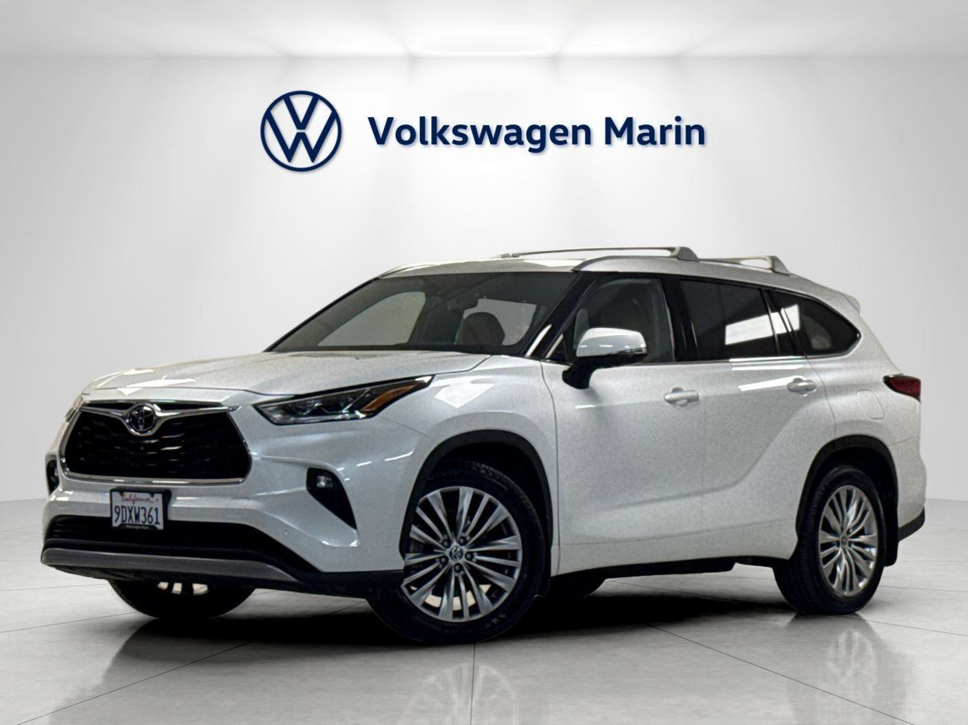 Used 2022 Toyota Highlander Platinum AWD/4WD image 1