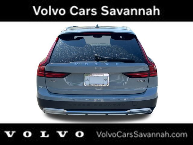 Used 2024 Volvo V90 B6 Cross Country Plus image 5