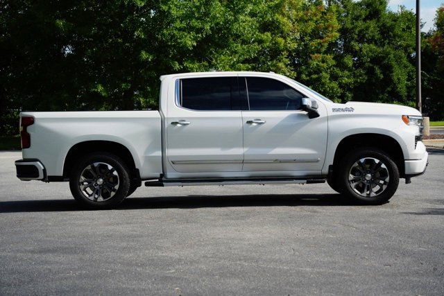 Used 2025 Chevrolet Silverado 1500 High Country w/ Technology Package image 9