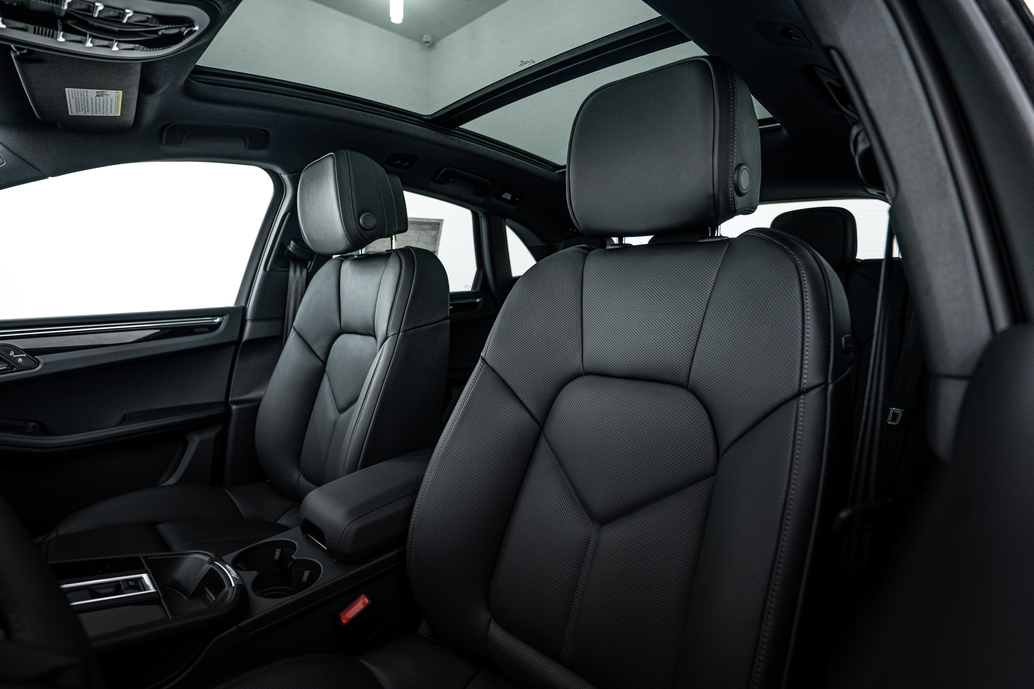 New 2026 Porsche Macan image 16